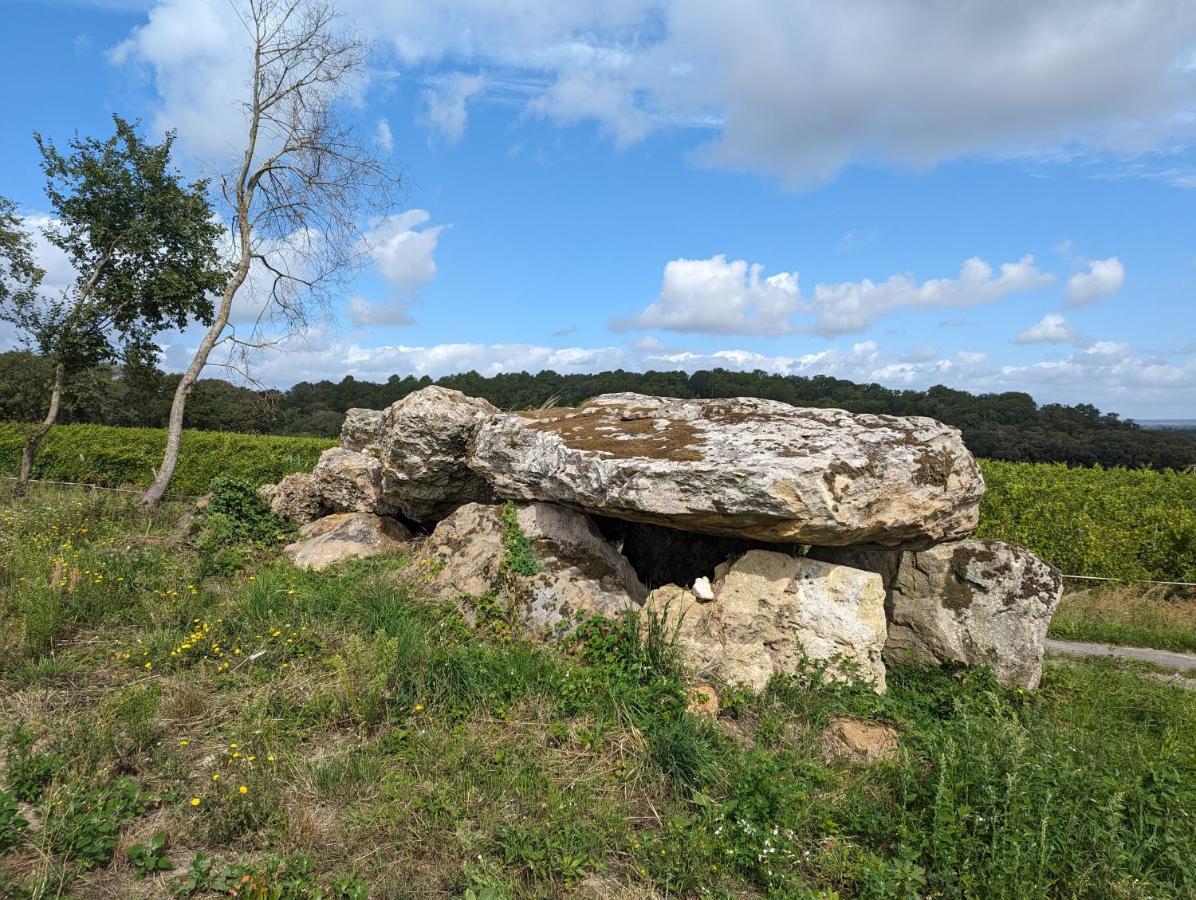 Chambre Gargantua Le Dolmen Thizay  Eksteriør bilde